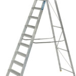 Werner 12 Tread Mastertrade Professional Aluminium Swingback Step