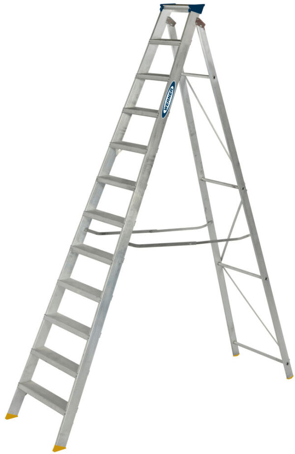 Werner 12 Tread Mastertrade Professional Aluminium Swingback Step