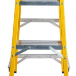 Lyte Magnastep 4 Tread Glassfibre Swingback Step Ladder